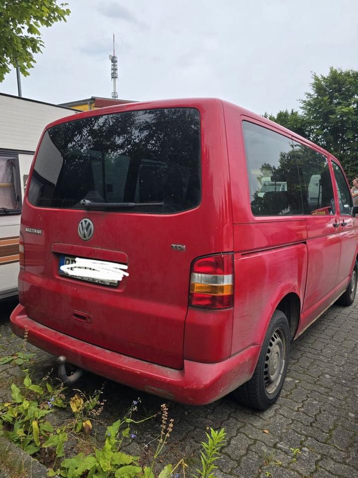 Volkswagen T5 Multivan VW Bus Bulli пробіг: 313800 рік: Oktober 2005 Diesel коробка: Manuell коробка: Manuell ціна: 2750 - Фото 2