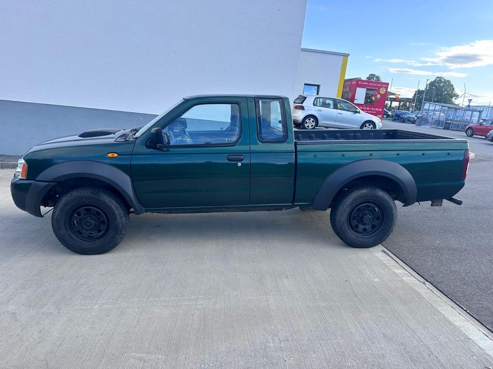 Nissan Navara NP300 Pick-up King Cab 4X4 пробіг: 230000 рік: Juni 2008 Diesel потужність:133 PS коробка: Manuell ціна: 5999 - Фото 1
