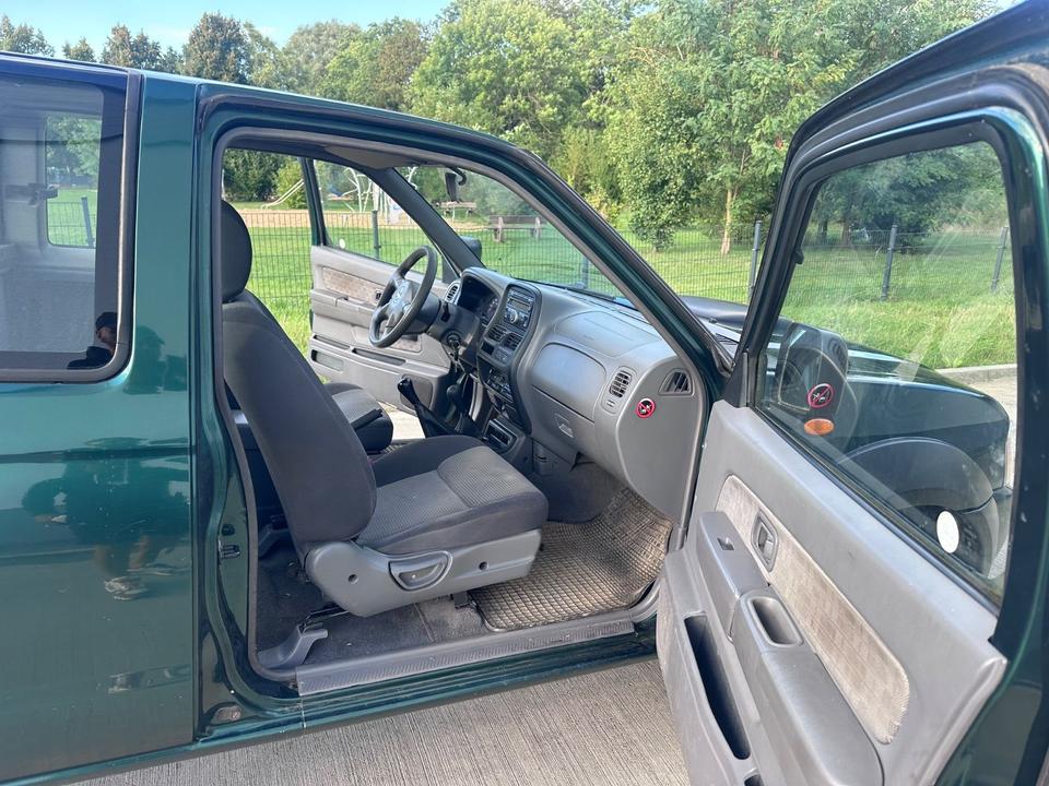 Nissan Navara NP300 Pick-up King Cab 4X4 пробіг: 230000 рік: Juni 2008 Diesel потужність:133 PS коробка: Manuell ціна: 5999 - Фото 9