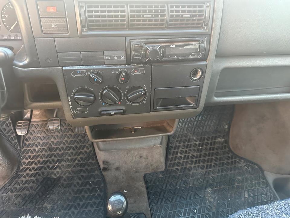 VW T4 Multivan 2.5 TDI пробіг: 603047 рік: März 1996 Diesel потужність:102 PS коробка: Manuell ціна: 2450 - Фото 10