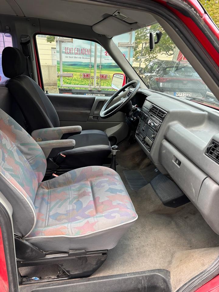 Volkswagen t4 Multivan пробіг: 329198 рік: September 1996 Diesel потужність:80 PS коробка: Manuell ціна: 3200 - Фото 5