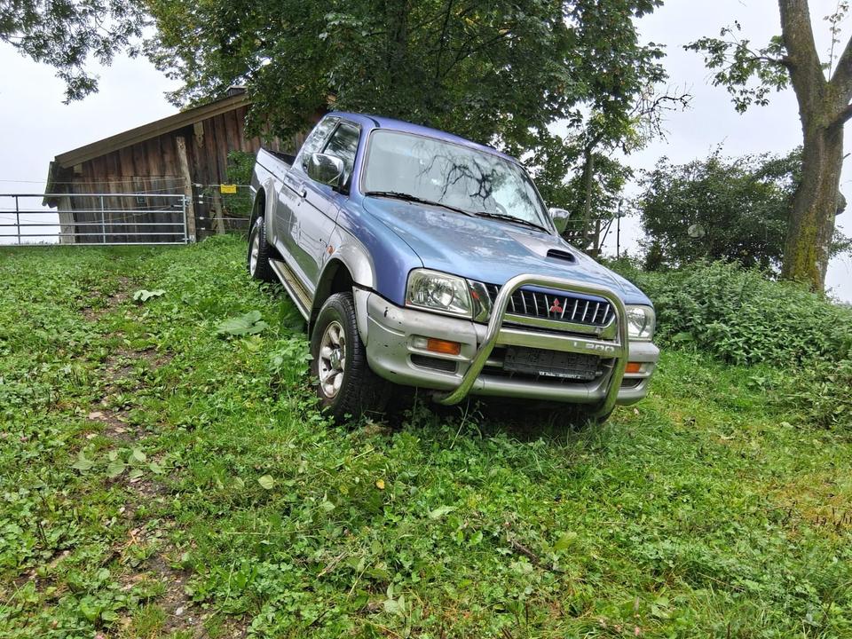 Mitsubishi L200 пробіг: 180000 рік: Juli 2000 Diesel потужність:99 PS коробка: Manuell ціна: 2750 - Фото 0