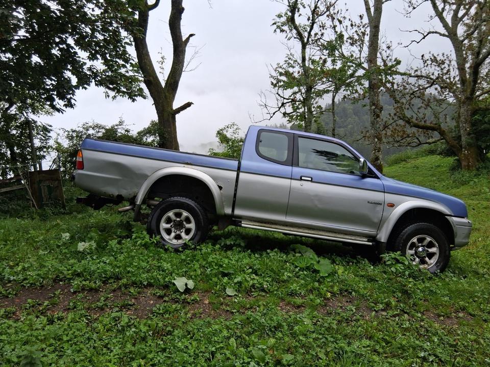 Mitsubishi L200 пробіг: 180000 рік: Juli 2000 Diesel потужність:99 PS коробка: Manuell ціна: 2750 - Фото 3