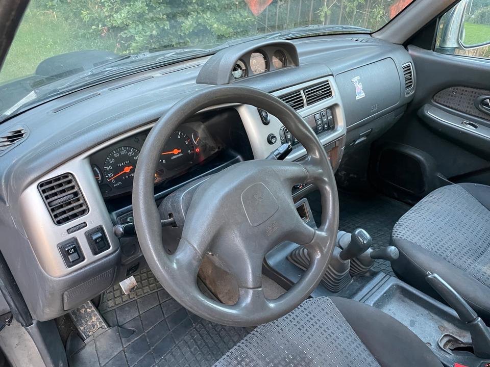 Mitsubishi L200 Klima пробіг: 224000 рік: Dezember 2006 Diesel коробка: Manuell ціна: 2900 - Фото 8