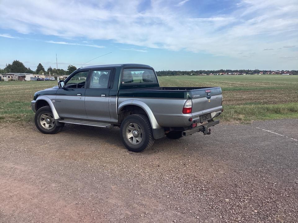 Авто для ЗСУ Mitsubishi L200 пробіг: 209000 рік: Mai 2003 Diesel потужність:115 PS коробка: Manuell ціна: 4300 - Фото 1