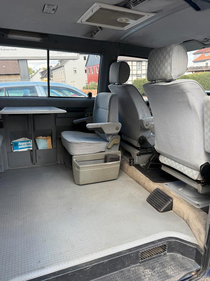 Volkswagen T4 Multivan пробіг: 464000 рік: Dezember 1994 Diesel потужність:68 PS коробка: Manuell ціна: 3500 - Фото 2