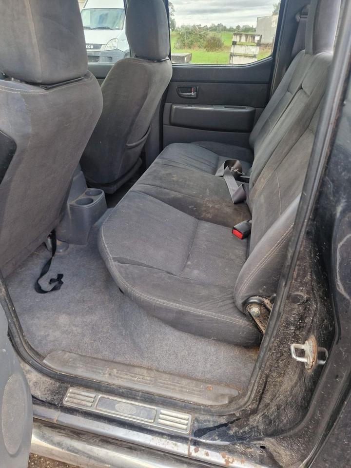 Ford Ranger Doppelkabine 4X4 XL пробіг: 196800 рік: September 2007 Diesel потужність:143 PS коробка: Manuell ціна: 3999 - Фото 12