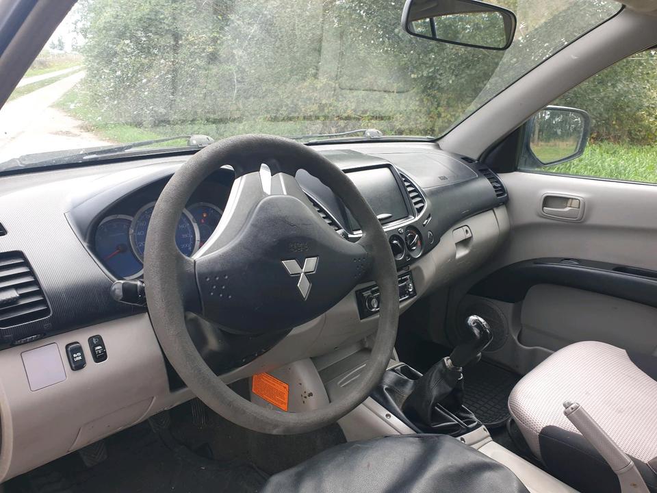 Mitsubishi L200 4x4 пробіг: 308000 рік: Mai 2007 Diesel потужність:130 PS коробка: Manuell ціна: 4250 - Фото 10