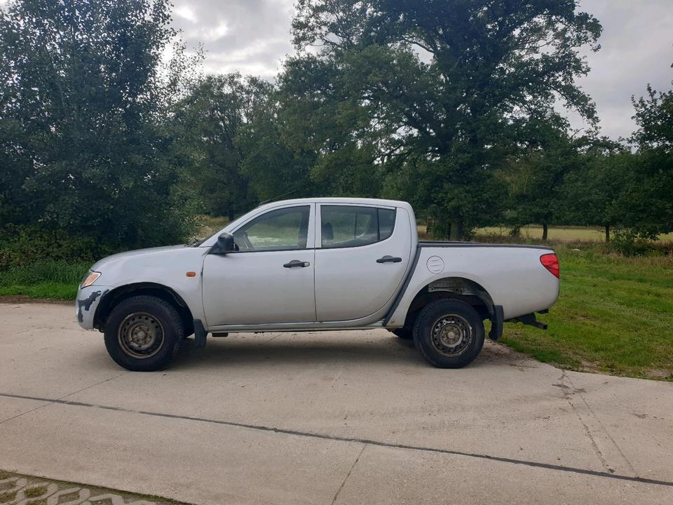 Mitsubishi L200 4x4 пробіг: 308000 рік: Mai 2007 Diesel потужність:130 PS коробка: Manuell ціна: 4250 - Фото 6