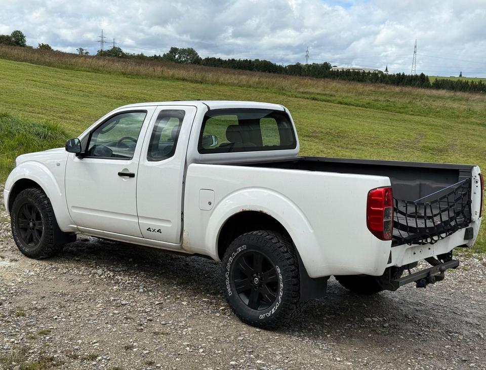 Nissan Navara Pick-Up KingCab 2.5 dCi 4x4 пробіг: 202000 рік: Februar 2006 Diesel потужність:174 PS коробка: Manuell ціна: 3250 - Фото 1