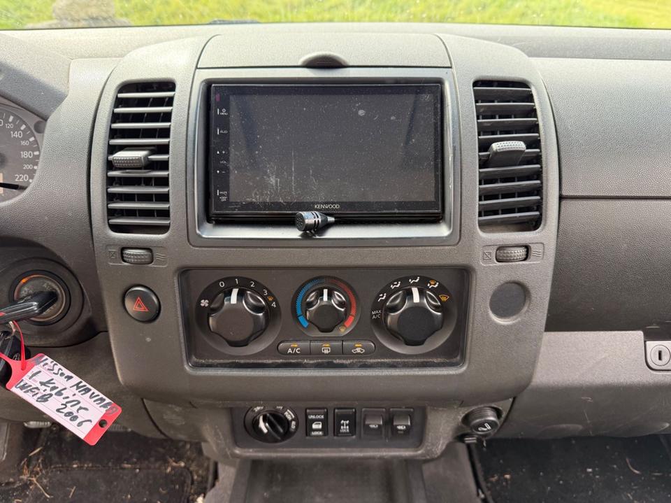 Nissan Navara Pick-Up KingCab 2.5 dCi 4x4 пробіг: 202000 рік: Februar 2006 Diesel потужність:174 PS коробка: Manuell ціна: 3250 - Фото 10