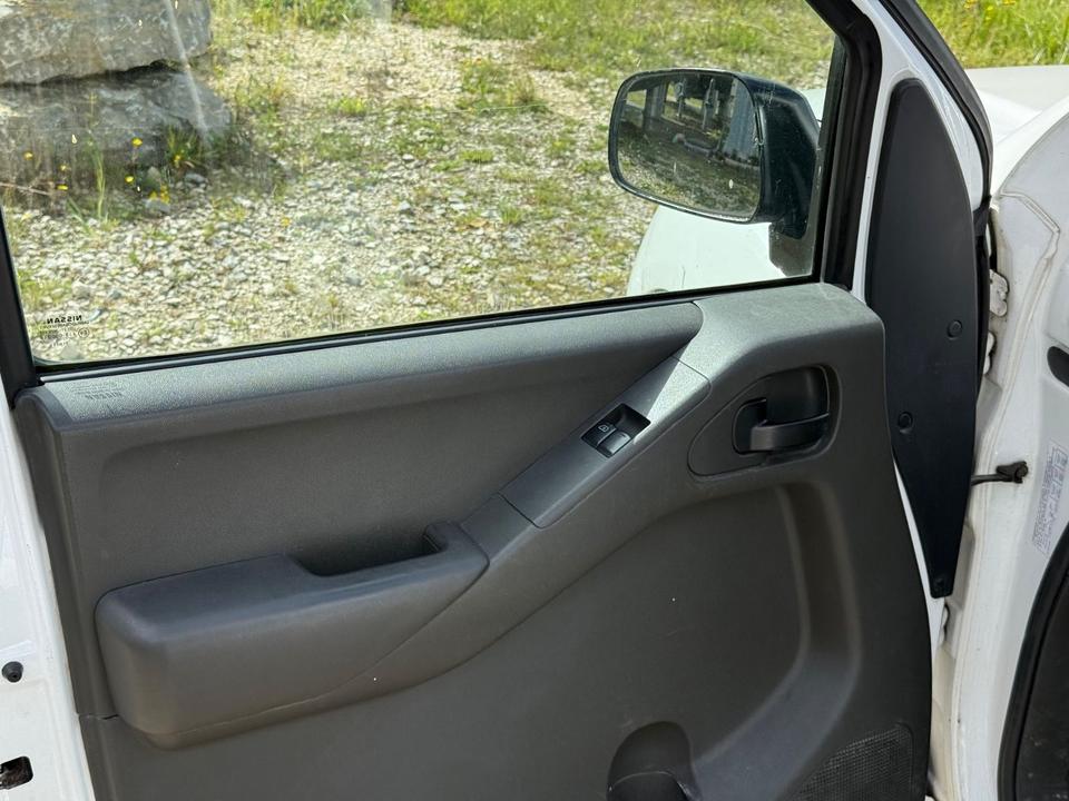 Nissan Navara Pick-Up KingCab 2.5 dCi 4x4 пробіг: 202000 рік: Februar 2006 Diesel потужність:174 PS коробка: Manuell ціна: 3250 - Фото 14