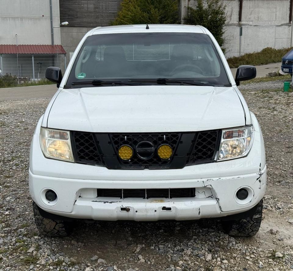 Nissan Navara Pick-Up KingCab 2.5 dCi 4x4 пробіг: 202000 рік: Februar 2006 Diesel потужність:174 PS коробка: Manuell ціна: 3250 - Фото 5