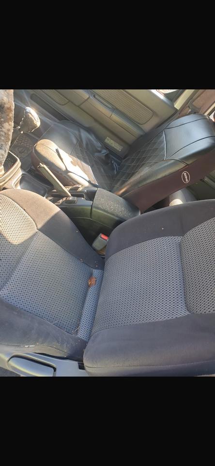 Nissan Navara 4x4 Double Cap 2.5 Diesel пробіг: 275000 рік: Juli 2003 Diesel потужність:133 PS коробка: Manuell ціна: 3750 - Фото 4