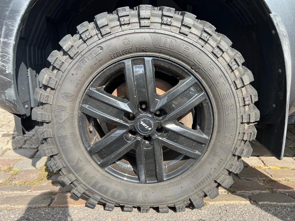 Nissan Navara 4x4 Automatik пробіг: 273803 рік: September 2012 Diesel потужність:231 PS коробка: Automatik ціна: 4800 - Фото 11