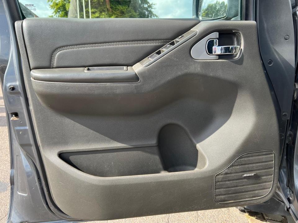 Nissan Navara 4x4 Automatik пробіг: 273803 рік: September 2012 Diesel потужність:231 PS коробка: Automatik ціна: 4800 - Фото 7