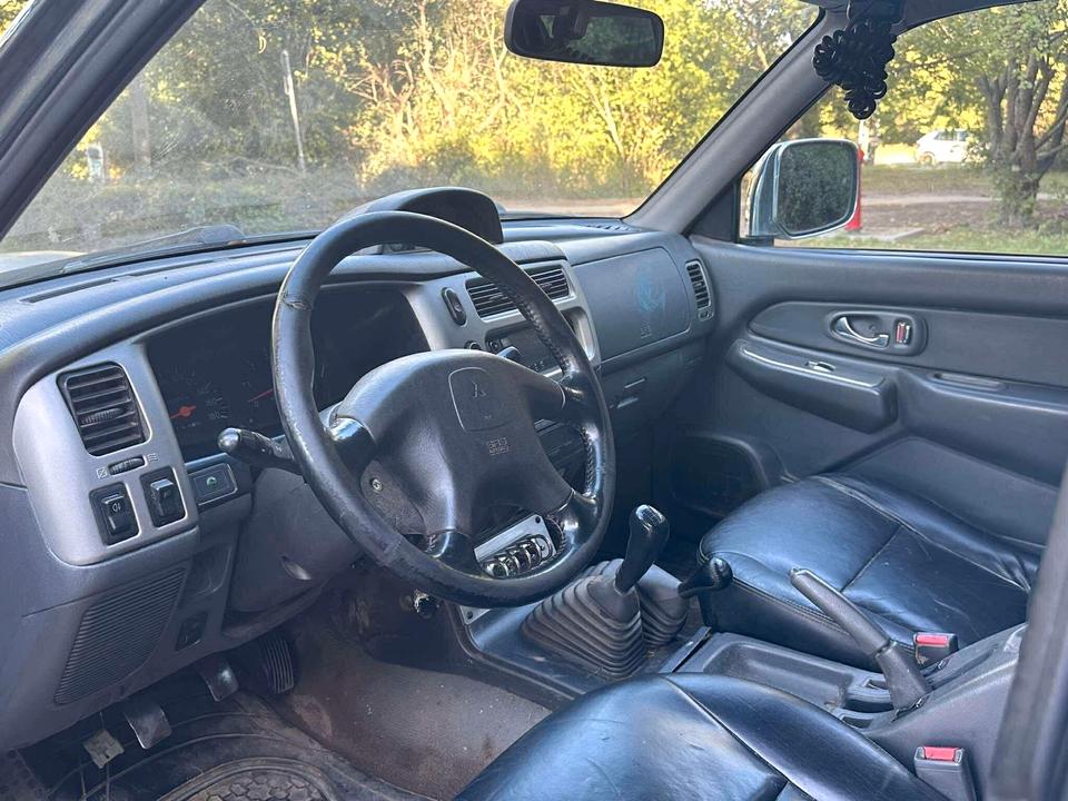 Mitsubishi L200  пробіг: 260000 рік: Mai 2005 Diesel потужність:116 PS коробка: Manuell ціна: 4799 - Фото 5