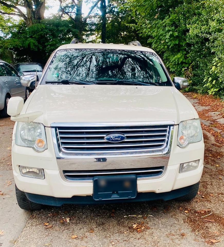 Ford Explorer 4,6 L V8 Automatik 7Sitze 4X4  пробіг: 253186 рік: Mai 2009 Benzin потужність:295 PS ціна: 4000 - Фото 0