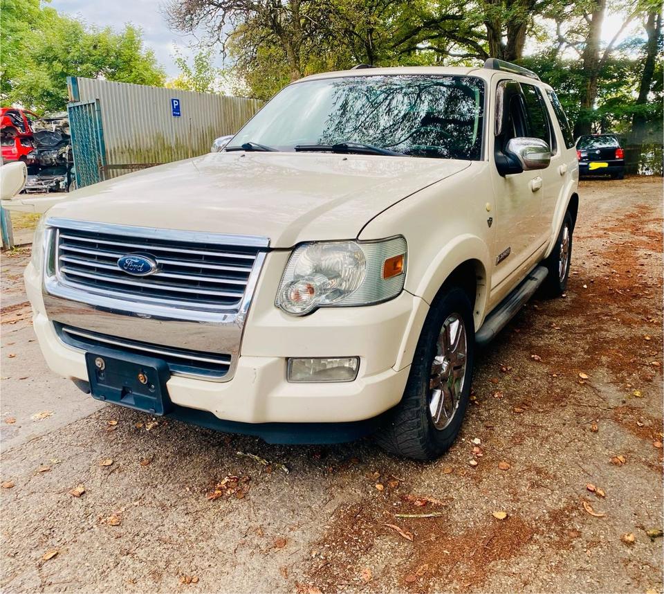 Ford Explorer 4,6 L V8 Automatik 7Sitze 4X4  пробіг: 253186 рік: Mai 2009 Benzin потужність:295 PS ціна: 4000 - Фото 11