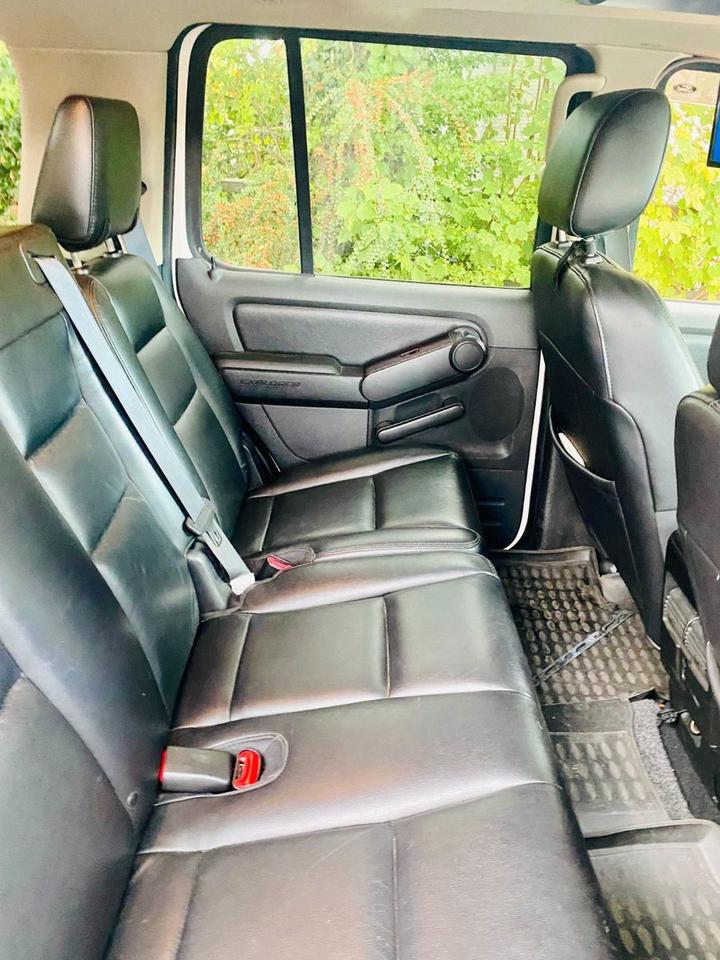 Ford Explorer 4,6 L V8 Automatik 7Sitze 4X4  пробіг: 253186 рік: Mai 2009 Benzin потужність:295 PS ціна: 4000 - Фото 5