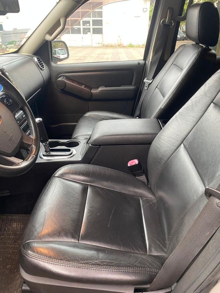 Ford Explorer 4,6 L V8 Automatik 7Sitze 4X4  пробіг: 253186 рік: Mai 2009 Benzin потужність:295 PS ціна: 4000 - Фото 7