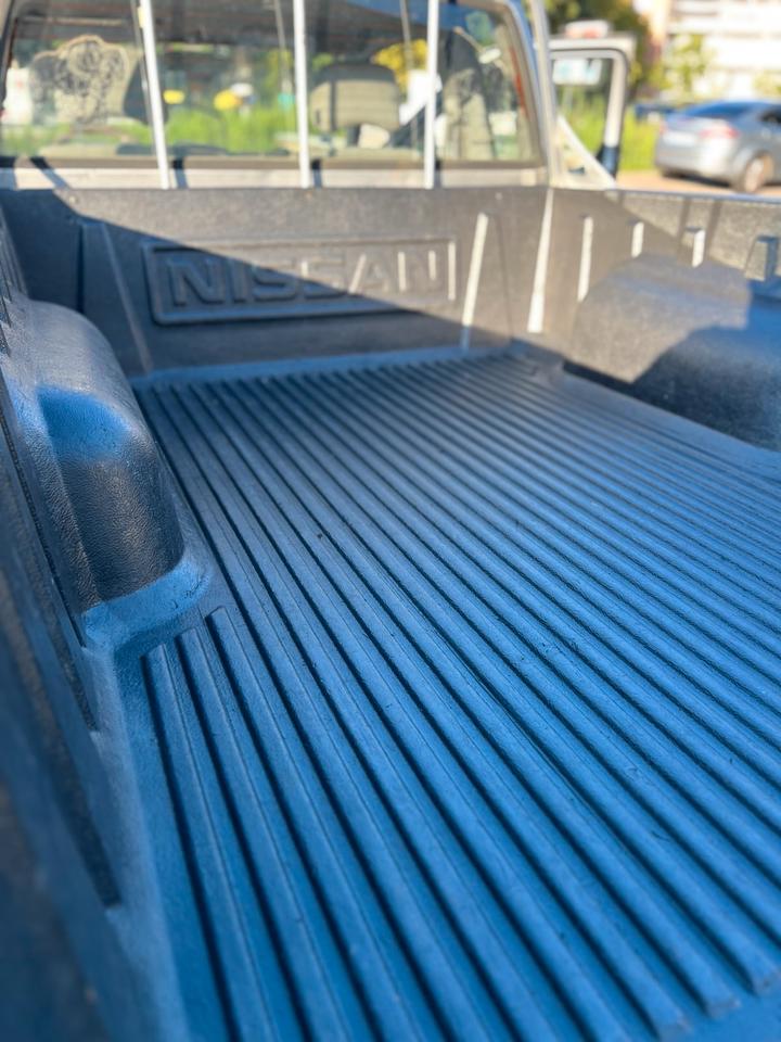 Nissan D22 KingCab Pickup Allrad 4x4 пробіг: 290000 рік: Oktober 2004 Diesel потужність:133 PS коробка: Manuell ціна: 3300 Silber - Фото 6