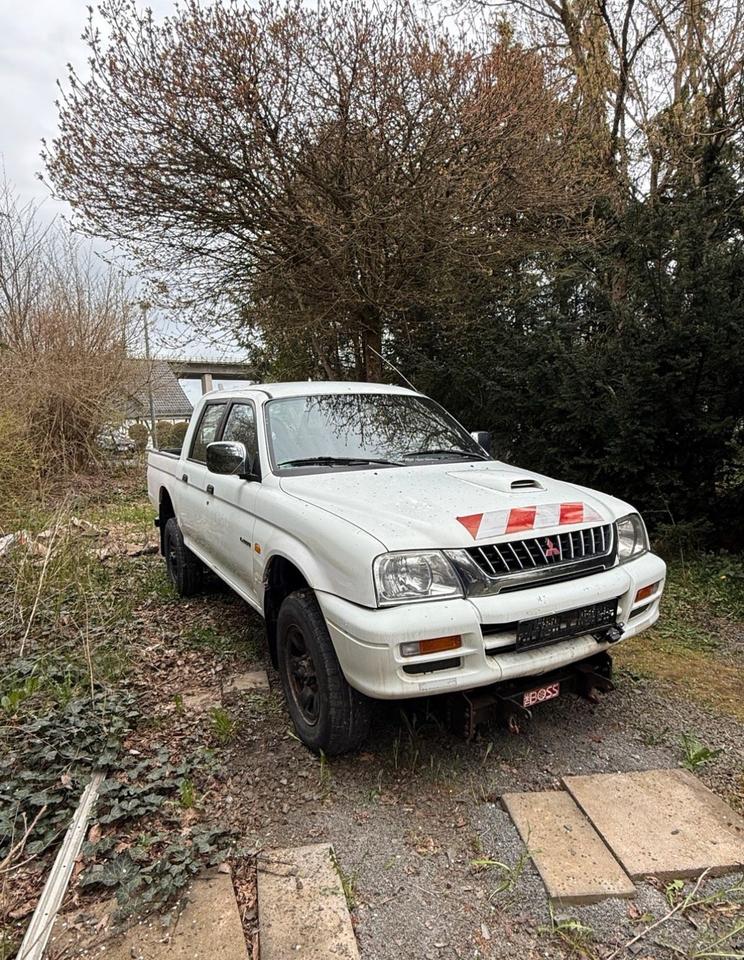 Mitsubishi L200 Pick пробіг: 177000 рік: Oktober 2001 Diesel коробка: Manuell ціна: 4000 - Фото 1
