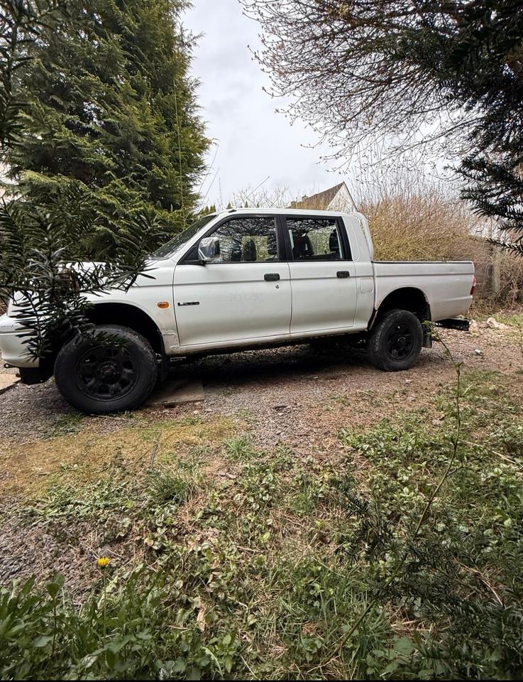 Mitsubishi L200 Pick пробіг: 177000 рік: Oktober 2001 Diesel коробка: Manuell ціна: 4000 - Фото 3