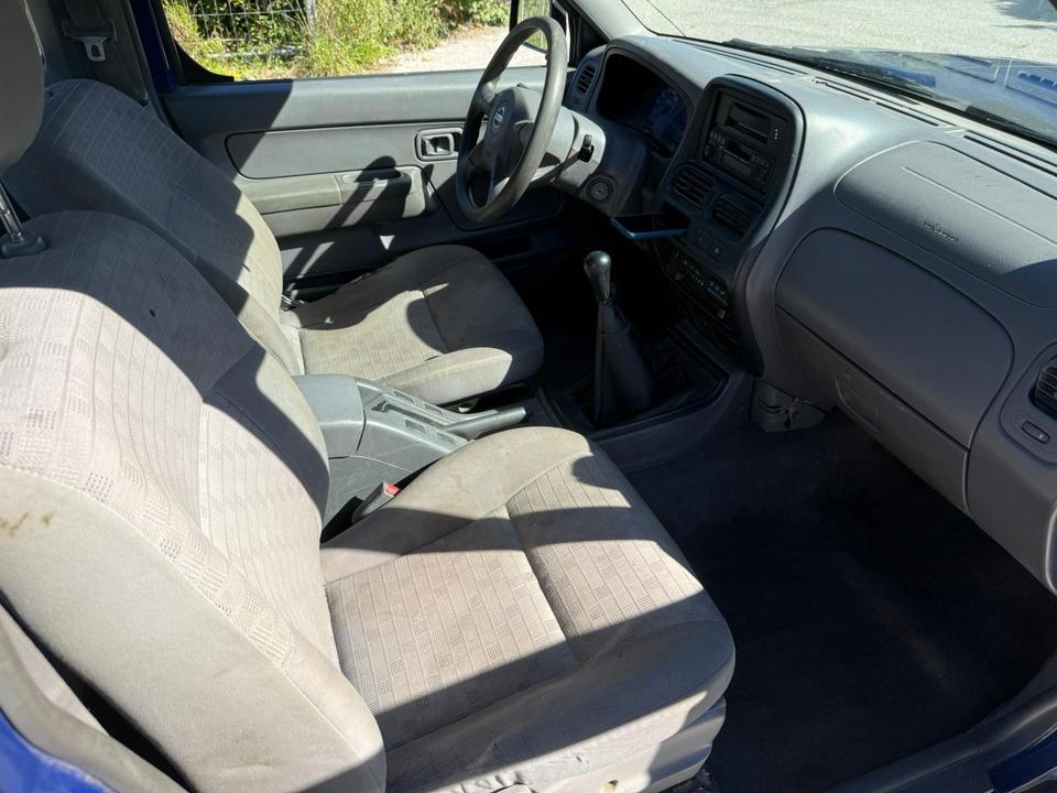 Nissan Navara 2.5 DI 4x4 пробіг: 230000 рік: Oktober 2003 Diesel потужність:133 PS коробка: Manuell ціна: 2999 - Фото 8