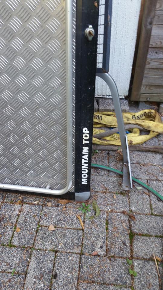 NISSAN PICK-UP D22 пробіг: 295993 рік: März 2003 Diesel потужність:133 PS коробка: Manuell ціна: 3500 Silber - Фото 1