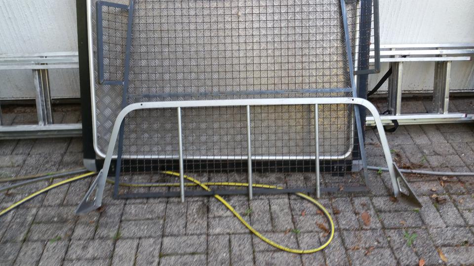 NISSAN PICK-UP D22 пробіг: 295993 рік: März 2003 Diesel потужність:133 PS коробка: Manuell ціна: 3500 Silber - Фото 3