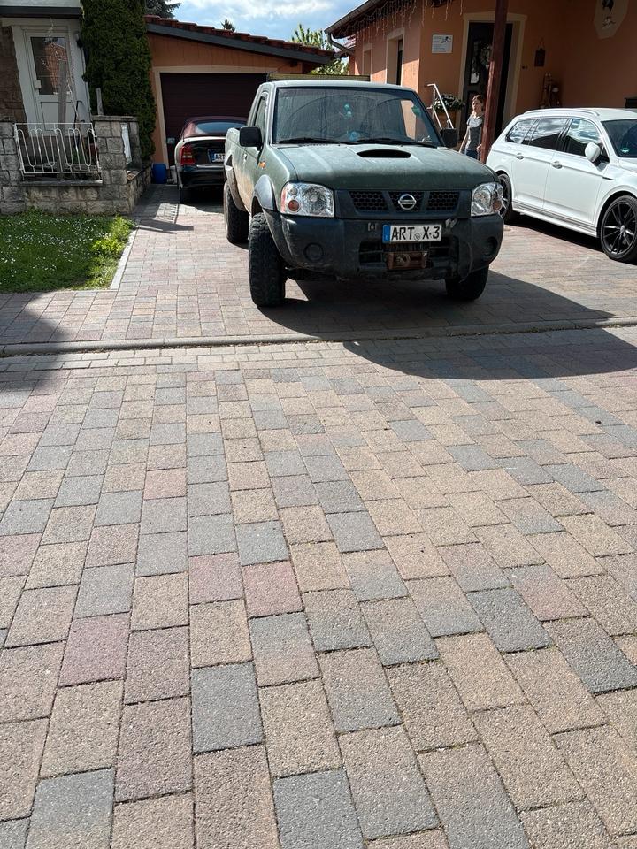 Nissan Navara D22 пробіг: 200004 рік: Juni 2003 Diesel потужність:133 PS коробка: Manuell ціна: 5350 - Фото 0