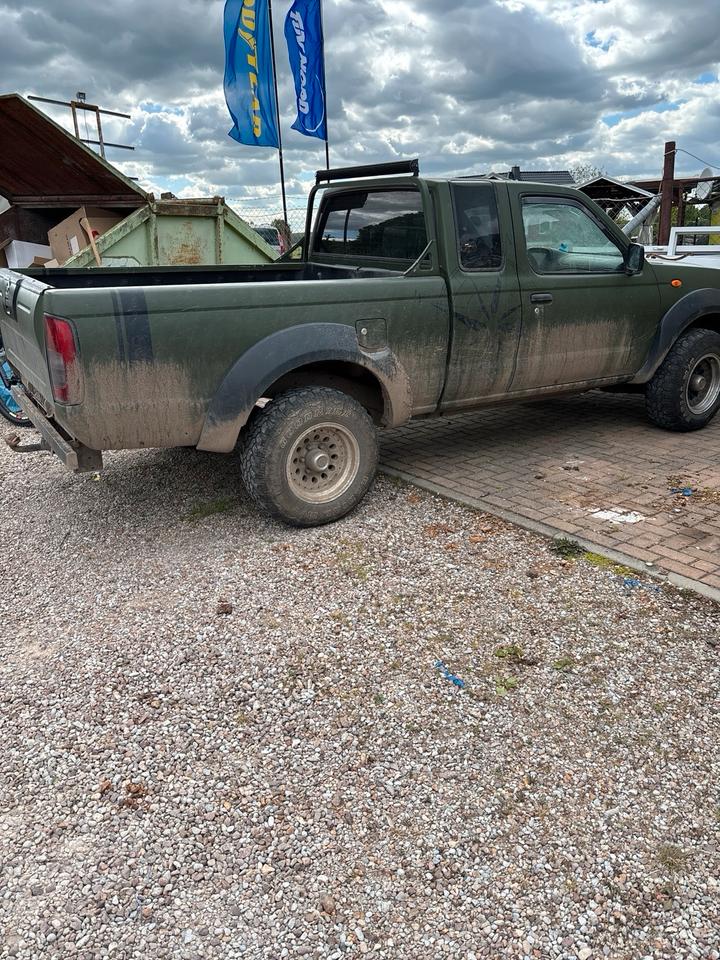 Nissan Navara D22 пробіг: 200004 рік: Juni 2003 Diesel потужність:133 PS коробка: Manuell ціна: 5350 - Фото 2