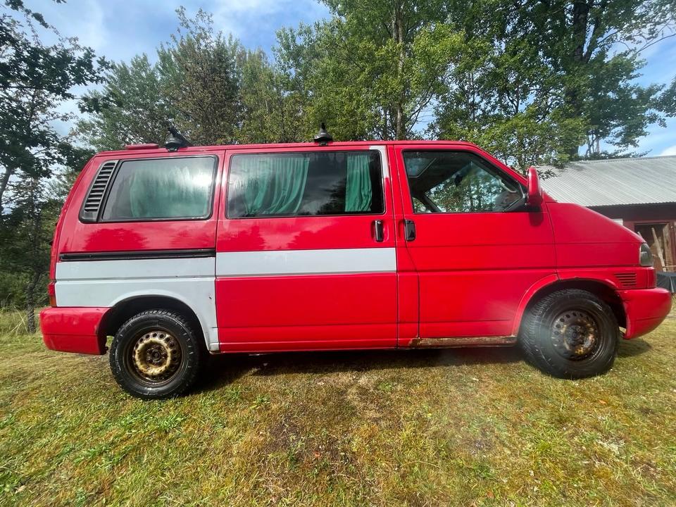 VW T4 Multivan пробіг: 383600 рік: Oktober 1998 Diesel потужність:102 PS коробка: Manuell ціна: 3300 - Фото 0