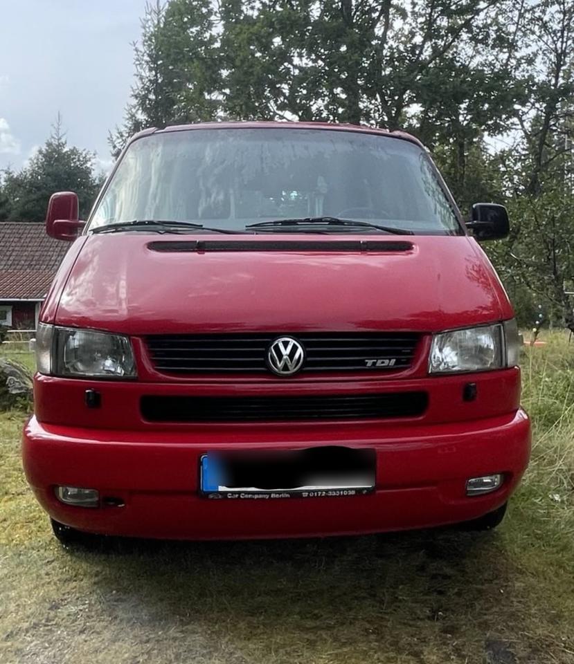 VW T4 Multivan пробіг: 383600 рік: Oktober 1998 Diesel потужність:102 PS коробка: Manuell ціна: 3300 - Фото 1