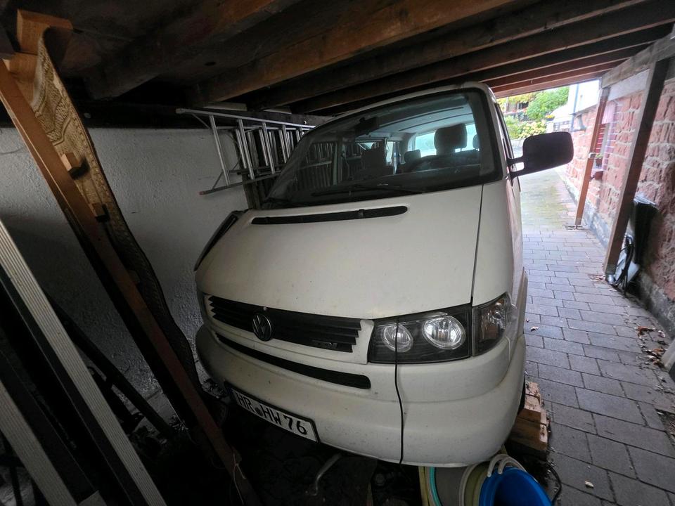 Vw T4 Multivan пробіг: 440000 рік: November 1995 Diesel потужність:102 PS коробка: Manuell ціна: 3500 - Фото 0