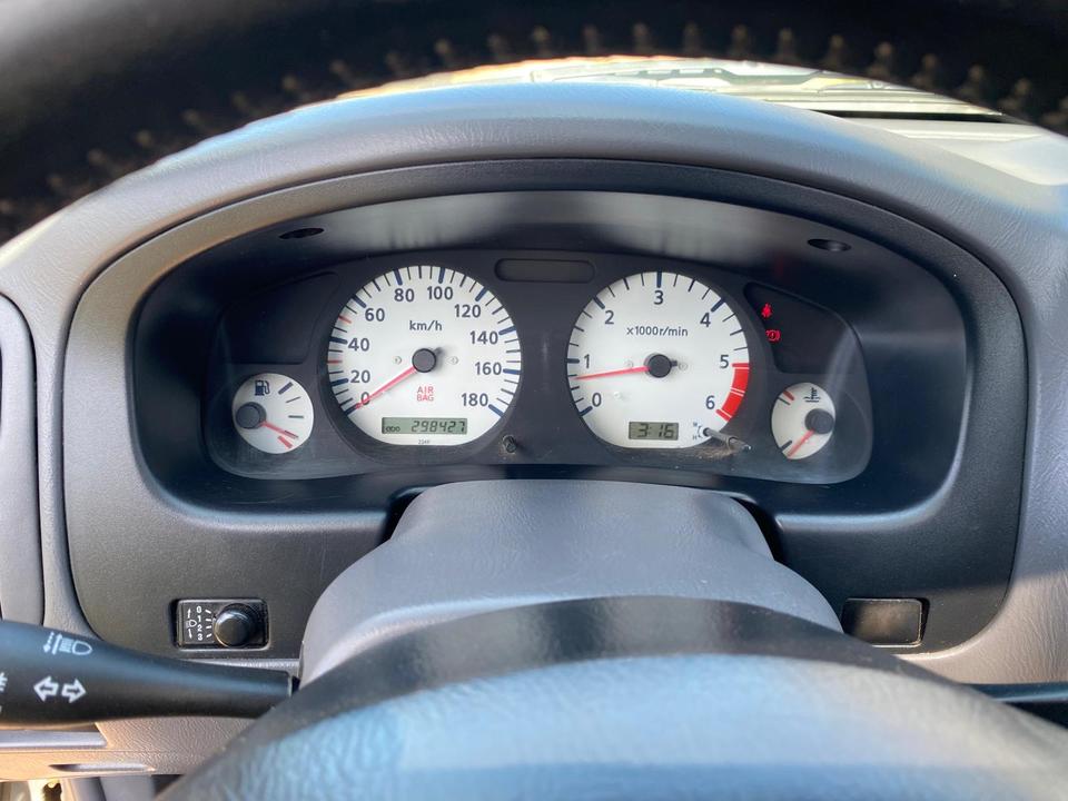 Nissan pick up 4x4 D22 mit Hardtop пробіг: 298000 рік: Januar 2002 Diesel потужність:103 PS коробка: Manuell ціна: 4200 - Фото 1