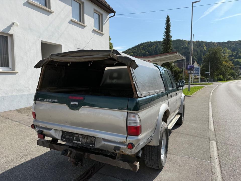 Mitsubishi L200  пробіг: 269000 рік: November 2004 Diesel потужність:133 PS коробка: Manuell ціна: 5300 - Фото 2