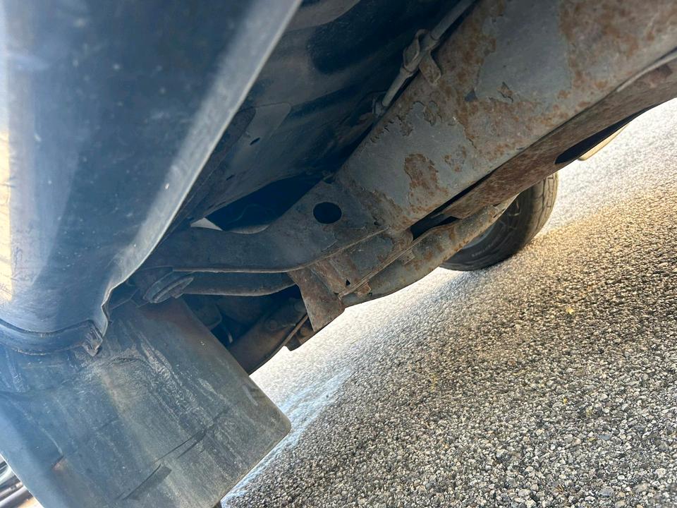 Mitsubishi L200 4x4.1993 2.5 TD пробіг: 298000 рік: Januar 1993 Diesel потужність:87 PS коробка: Manuell ціна: 3800 - Фото 3