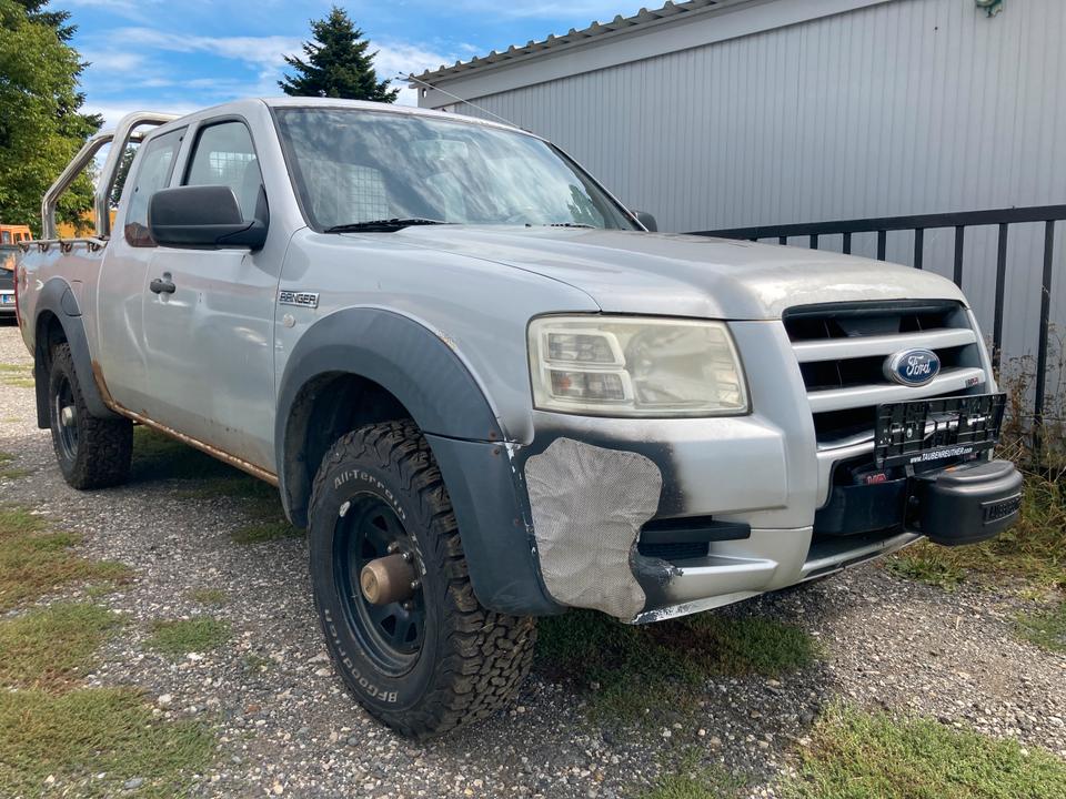 Ford Ranger Pick Up 2.5 mit 143PS Warn Winch Offroadreifen 4x4 пробіг: 183881 рік: Oktober 2008 потужність:143 PS SUV/Geländewagen ціна: 4300 - Фото 0