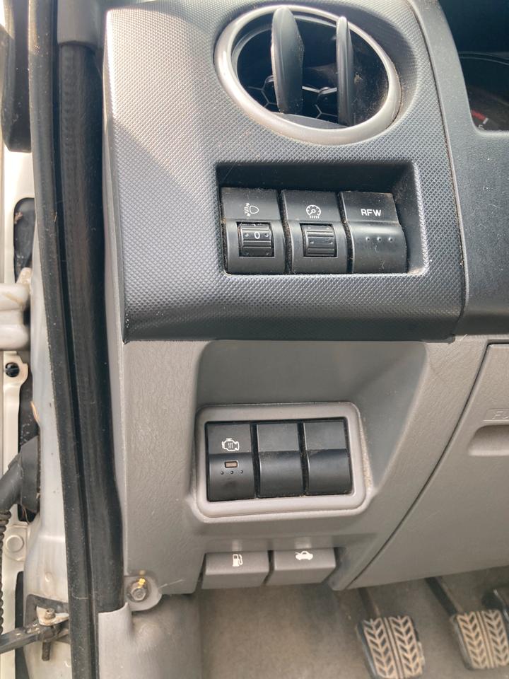 Ford Ranger Pick Up 2.5 mit 143PS Warn Winch Offroadreifen 4x4 пробіг: 183881 рік: Oktober 2008 потужність:143 PS SUV/Geländewagen ціна: 4300 - Фото 11