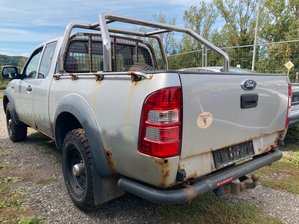 Ford Ranger Pick Up 2.5 mit 143PS Warn Winch Offroadreifen 4x4 пробіг: 183881 рік: Oktober 2008 потужність:143 PS SUV/Geländewagen ціна: 4300 - Фото 3