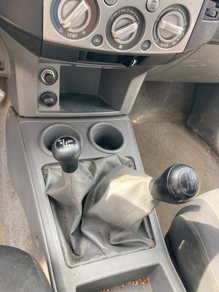 Ford Ranger Pick Up 2.5 mit 143PS Warn Winch Offroadreifen 4x4 пробіг: 183881 рік: Oktober 2008 потужність:143 PS SUV/Geländewagen ціна: 4300 - Фото 5