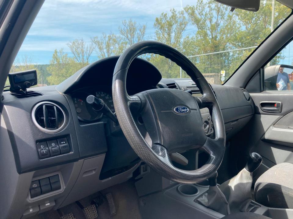 Ford Ranger Pick Up 2.5 mit 143PS Warn Winch Offroadreifen 4x4 пробіг: 183881 рік: Oktober 2008 потужність:143 PS SUV/Geländewagen ціна: 4300 - Фото 6