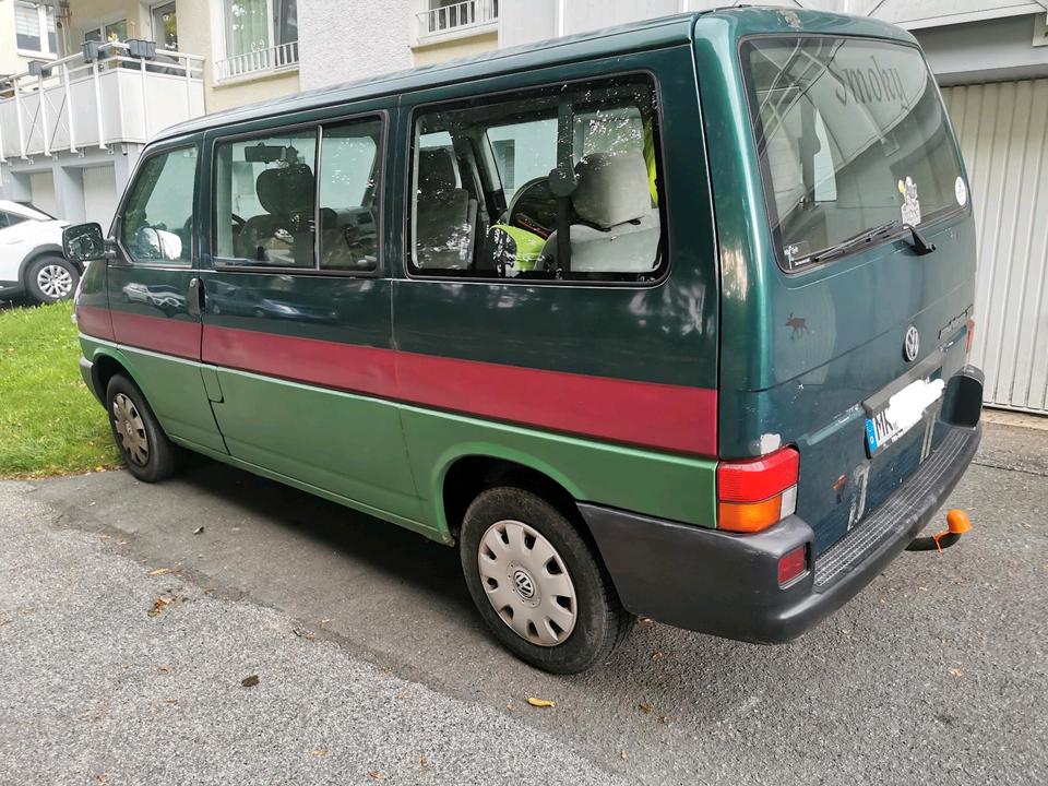 VW T4 Multivan 2.5tdi ACV пробіг: 460000 рік: April 1996 Diesel потужність:102 PS коробка: Manuell ціна: 2800 - Фото 1