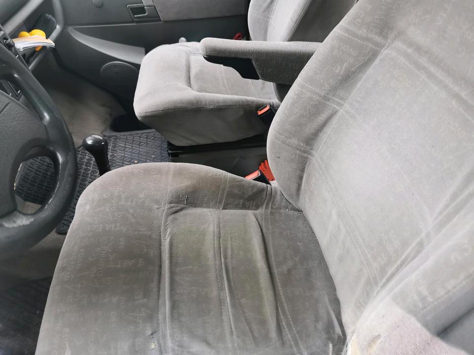 VW T4 Multivan 2.5tdi ACV пробіг: 460000 рік: April 1996 Diesel потужність:102 PS коробка: Manuell ціна: 2800 - Фото 5