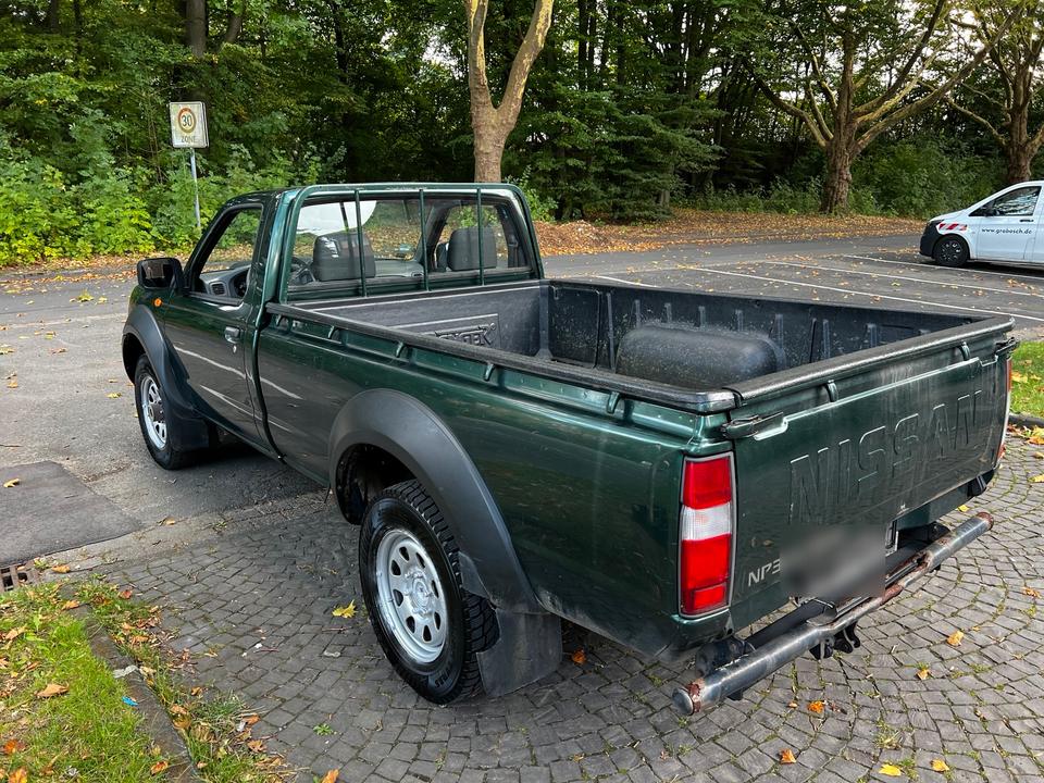 Nissan NP300 King Cab  4x4 4WD Navara Pick-UP Einwandfrei пробіг: 223000 Unbeschädigtes Fahrzeug рік: März 2009 Diesel потужність:132 PS коробка: Manuell ціна: 4750 - Фото 3