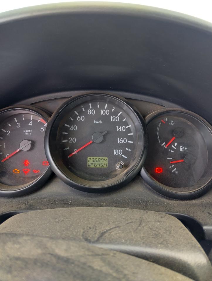 Ford Ranger 4x4 пробіг: 237000 рік: Februar 2011 Diesel потужність:143 PS коробка: Manuell ціна: 3200 - Фото 3