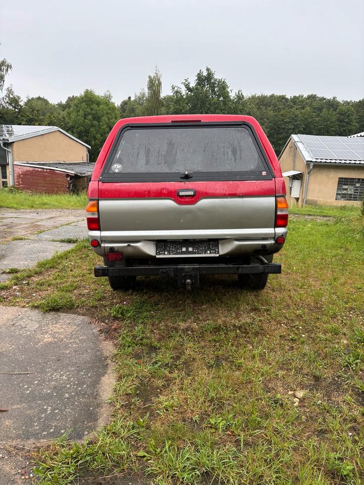 Mitsubishi L200 2.5 Diesel пробіг: 292000 рік: Juli 2000 Diesel потужність:105 PS коробка: Manuell ціна: 5500 - Фото 1