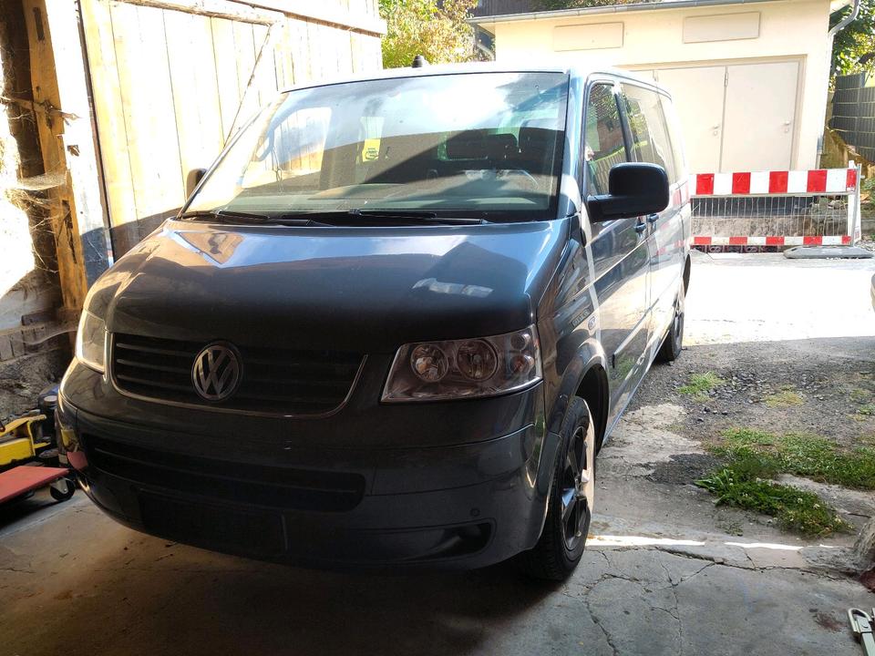 VW T5 2.5 TDI Multivan 4Motion пробіг: 378000 рік: Februar 2006 Diesel потужність:174 PS коробка: Manuell ціна: 3000 - Фото 0